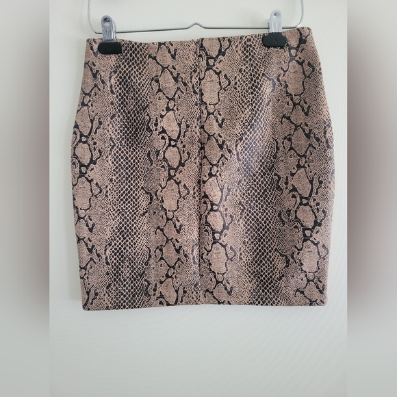 Leopard Two Piece Set - Picture 9 of 11